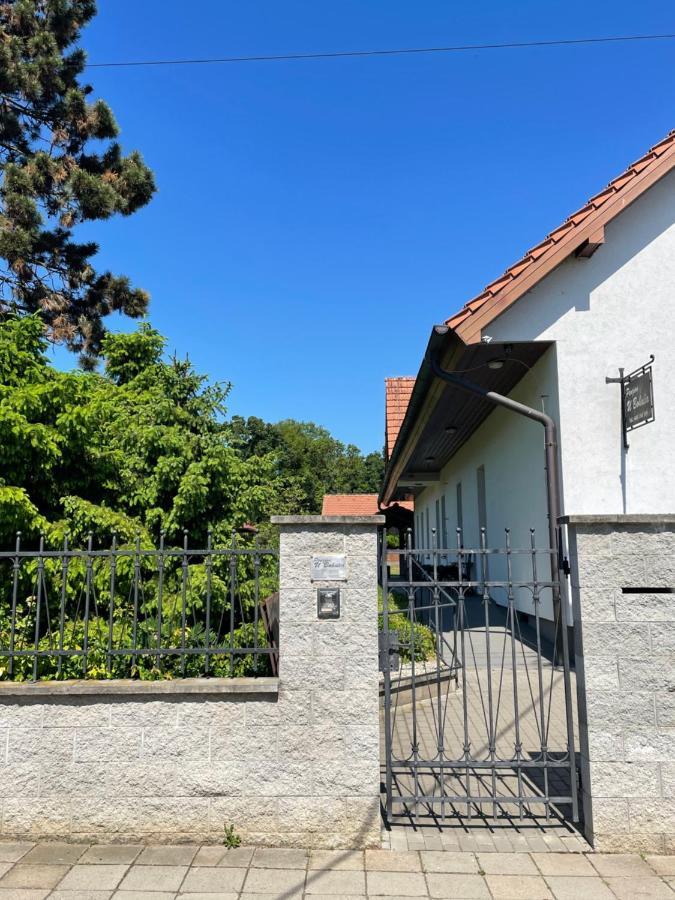 Penzion U Bohusa Lednice Kültér fotó